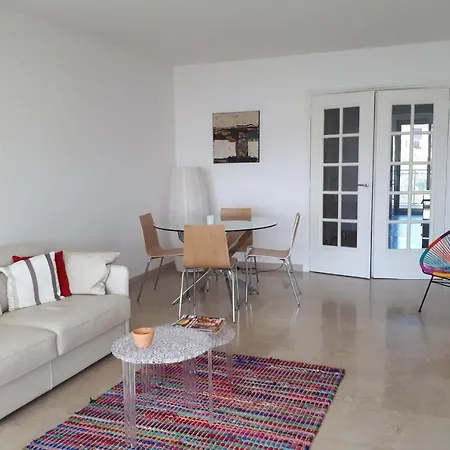 Lägenhet In A With Swimming Pool Wifi *